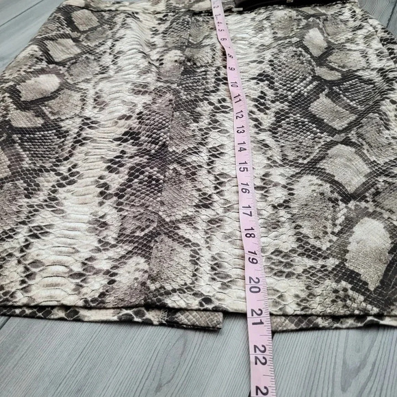 MICHAEL Michael Kors Women's Straight & Pencil Skirt 10 Multicolor Snake Print - Picture 8 of 10